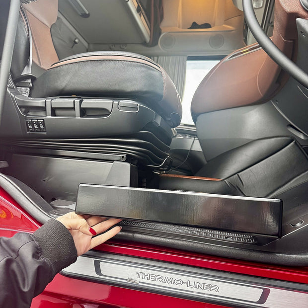 Deep seat console DAF with TÜV