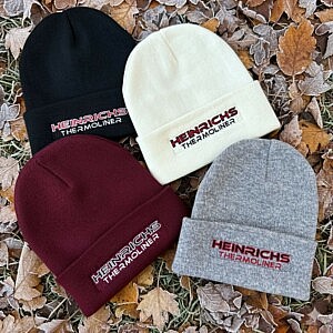 Heinrichs Thermoliner Mützen in Schwarz, weiß, Bordeaux und Grau – hochwertige Winter Beanies mit Sticklogo, stylische Truckwear Kollektion von Team Heinrichs für Männer und Frauen, ideal für kalte Tage