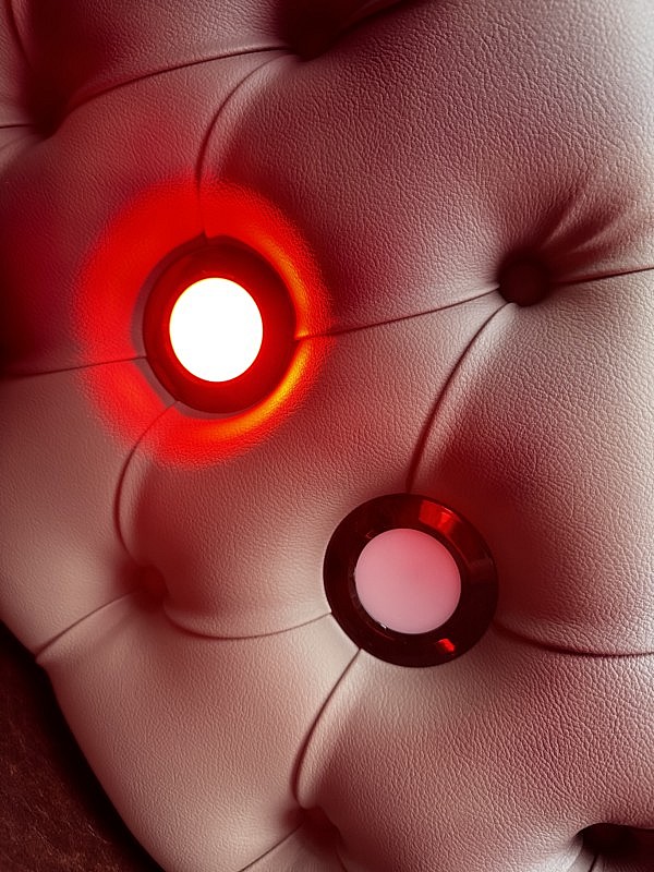 LED-Spot rot in Heinrichs Thermoliner LKW für Scania Sattelzugmaschinen