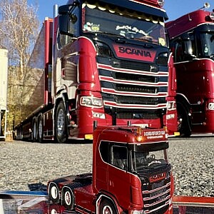 Heinrichs thermoliner Scania mit Merano Speck-Auflieger als Tekno-Modell