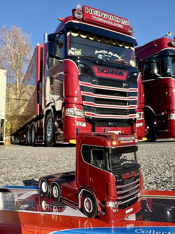 Heinrichs thermoliner Scania mit Merano Speck-Auflieger als Tekno-Modell