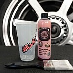 LVL UP Tire Shine mit Glitzer in Rot. dazu gibt es ein Messbecher und einen Pinsel