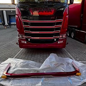 Team Heinrichs montiert eine Spoilerlippen an einen Scania NextGen