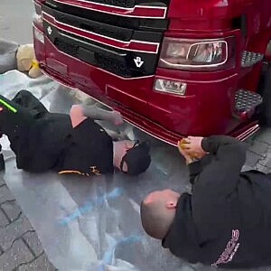 Heinrichs Thermoliner montiert am Scania NextGen eine Spoilerlippe