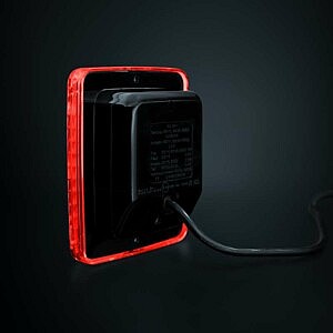 Strands LED Rückleuchte – Rückseite mit Kabelanschluss und robustem Gehäuse, geeignet für LKW und Anhänge