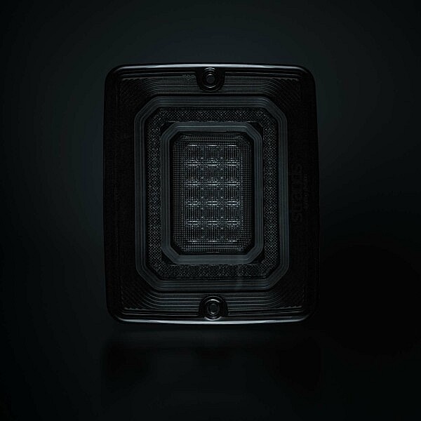 Strands LED Heckleuchte rechteckig schwarz im ausgeschalteten Zustand